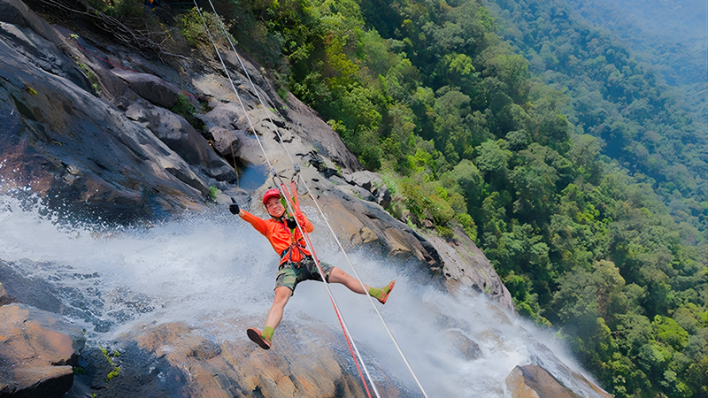 Conquering the adventurous peak of Do Quyen waterfall 2 days 1 night (23)